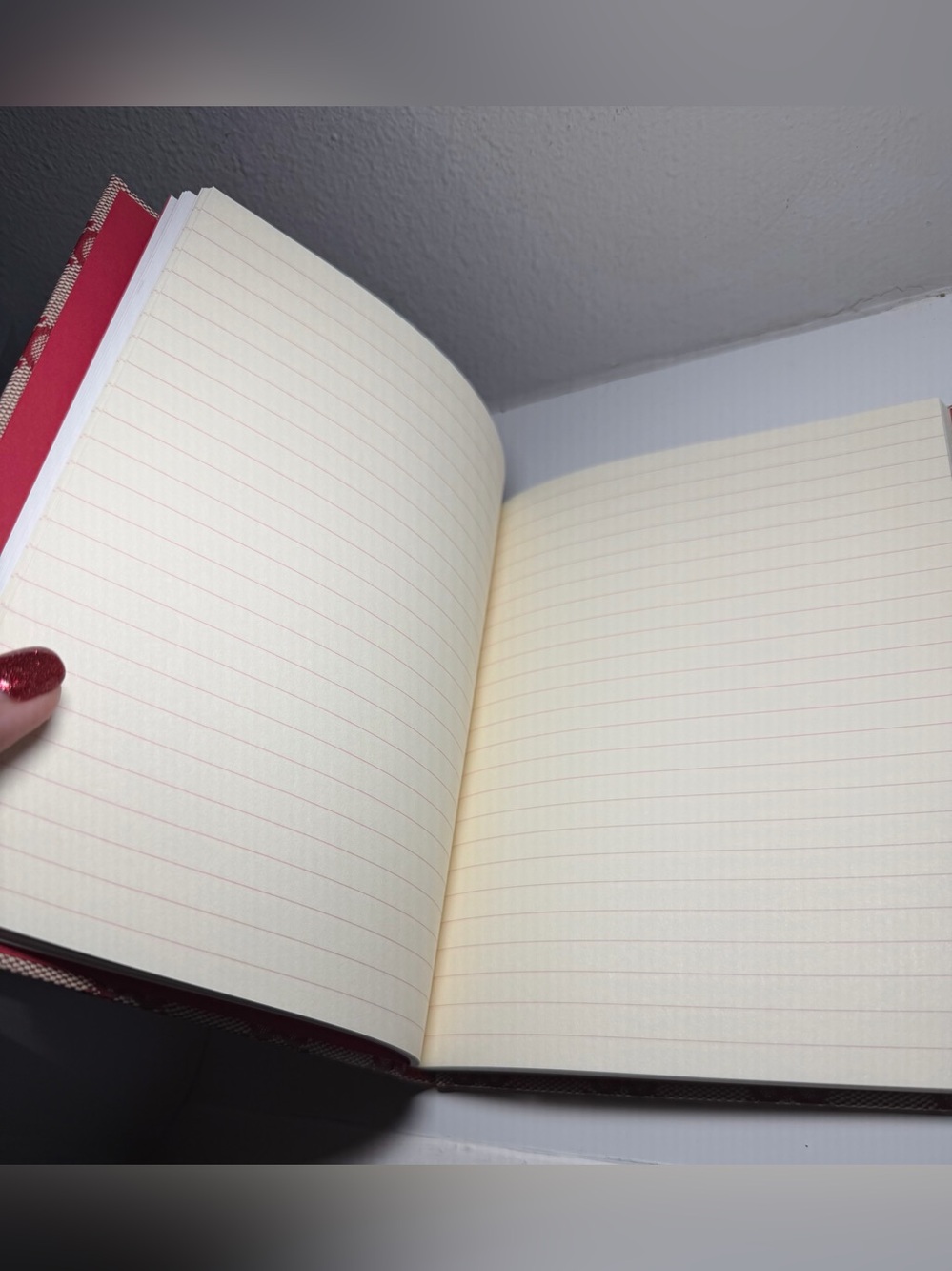 Gucci Beige Canvas with Red GG Monogram Notebook - Picture 13 of 15